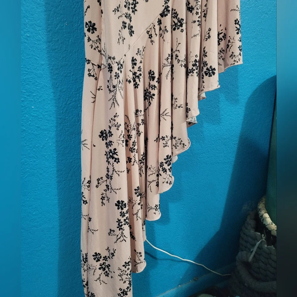 Urban Heritage Asymmetrical Pink Floral Dress - Picture 4 of 9